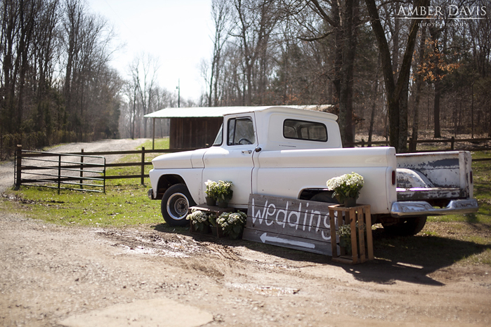 barn wedding Nashville photographer